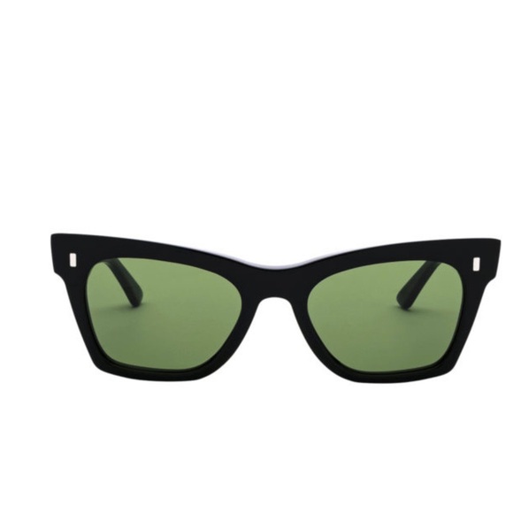 CELINE
Rectangular cat-eye sunglasses. Minimal signs of wear. - Picture 3 of 11